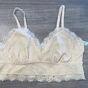 Aerie off white bralette NWT Size: L
